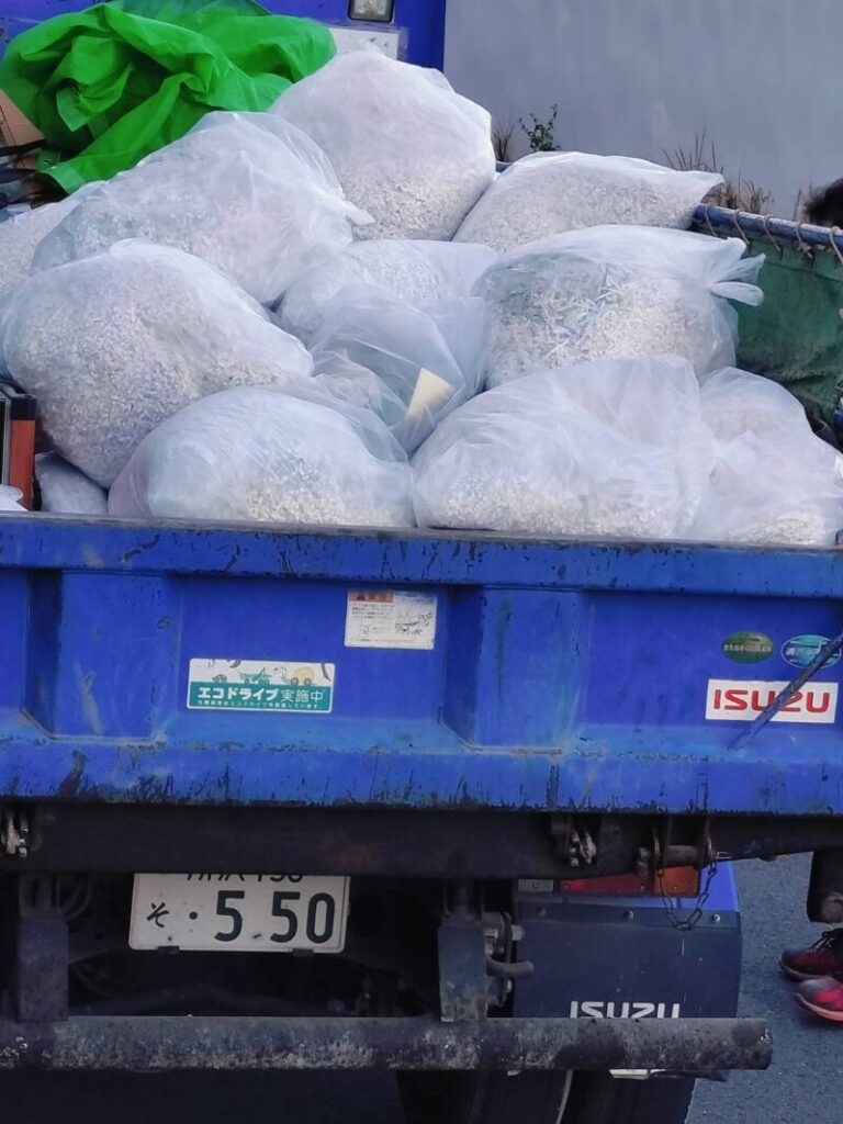 【遺品整理】重要書類はその場で抹消。安心の「現場シュレッダー対応」